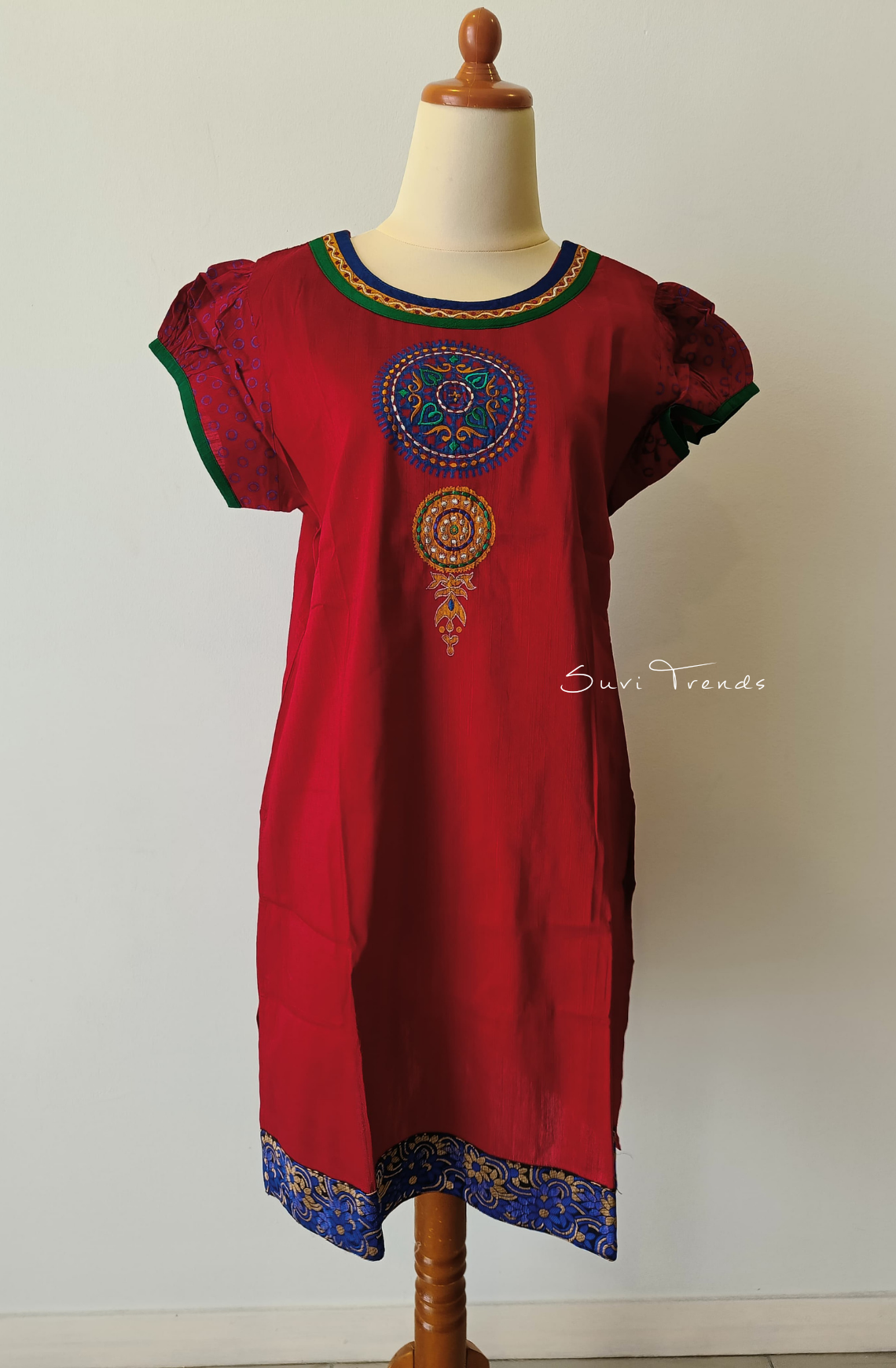 Mandala Embroidered Straight Kurta - Red