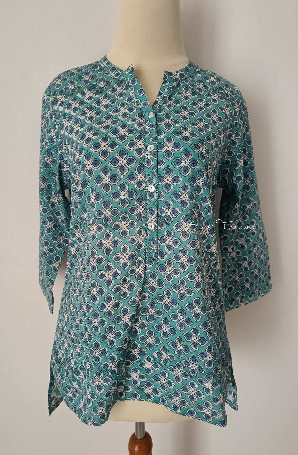 Clover Leaf Printed Cotton Kurti - Torquoise