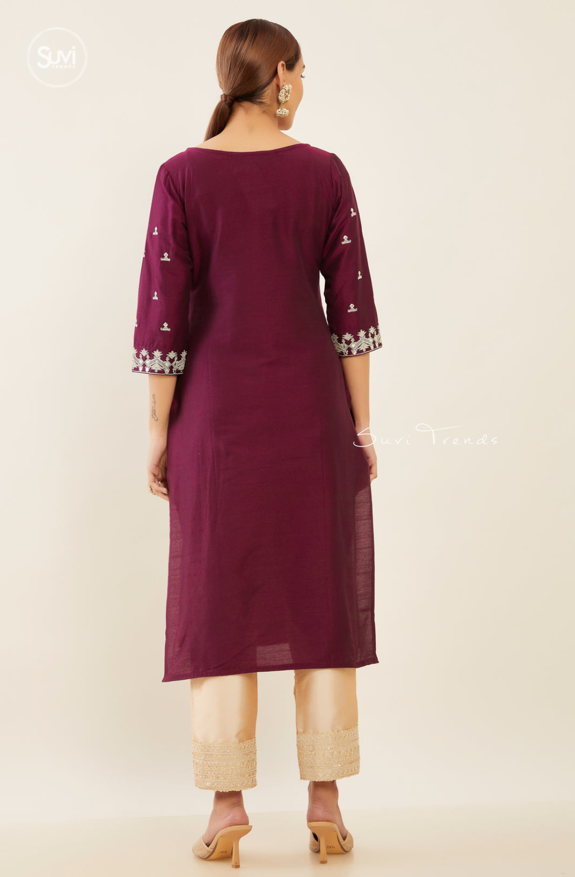 Contrast Foil Mirror Embroidered Kurta - Magenta