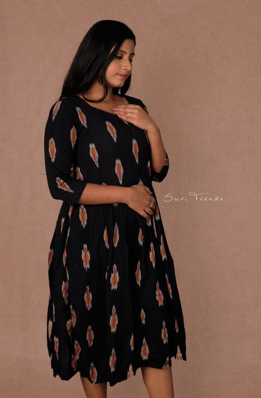 Trendy Abstract Printed Dress - Black